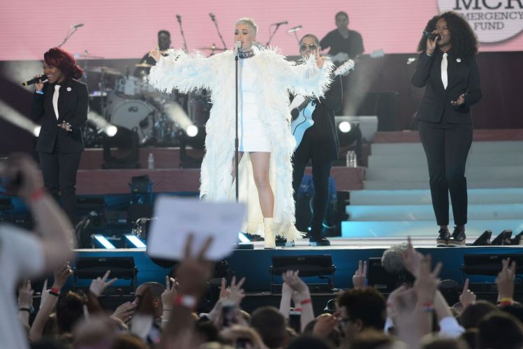 Katy Perry's Performance Makes People Cry