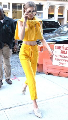 Nude Nicholas Kirkwood Flat Mules Are Gigi Hadid's Favourite Ones!