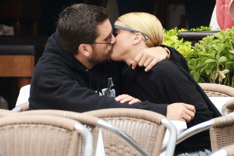 Venice Kiss Of Scott Disick And Sofia Richie