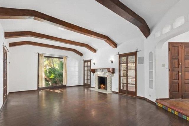 Leonardo DiCaprio sales a house in Los Angeles