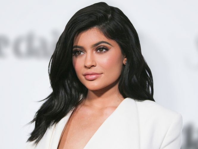 Kylie Jenner gave mom cool Ferrari