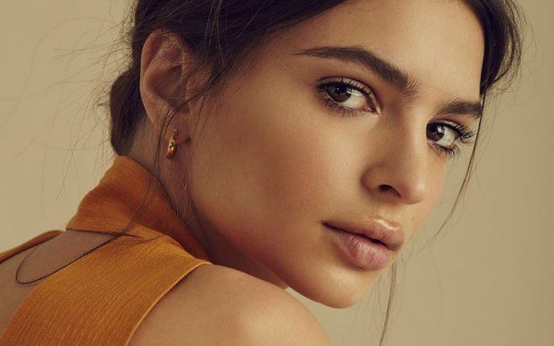Emily Ratajkowski awakened the main advantage: which peach