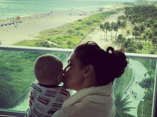 Eva Longoria with her 6-month-old son in the new photo
