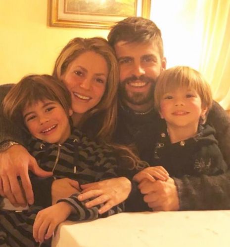 Shakira has charmed the network of photos with her sons
