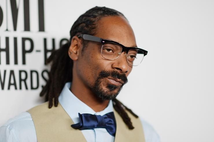 Snoop Dogg cooked a giant cocktail and set a record
