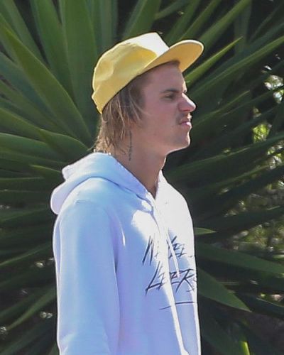 Justin Bieber annoys fans
