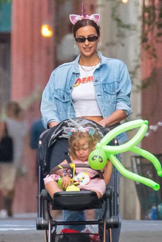 Irina Shayk walked through the streets of New York in the guise of a unicorn