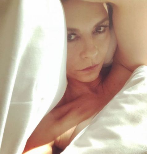 50-year-old Catherine Zeta Jones showed what she looks like in the morning