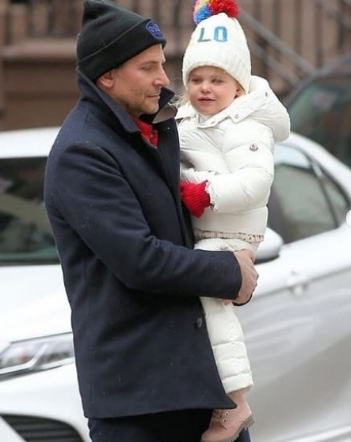 Bradley Cooper could not hold back his fatherly feelings for his daughter