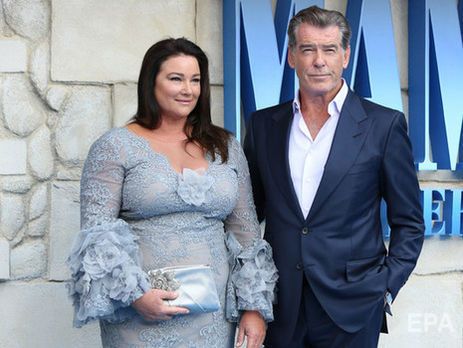 Pierce Brosnan with his family self-isolated in Hawaii