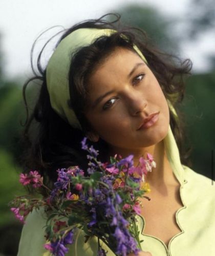 Katherine Zeta-Jones congratulated fans on the rarity photo