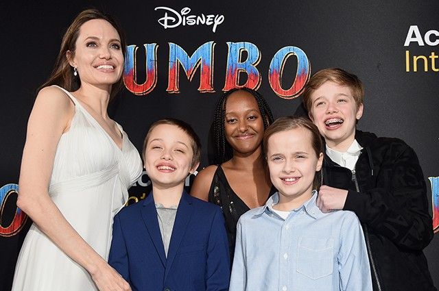 Media: another child of Angelina Jolie and Brad Pitt wants to change