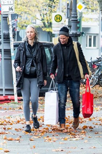 Keanu Reeves with his beloved Alexandra Grant on a shopping trip in Berlin