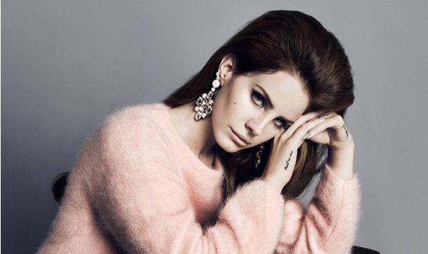 Lana Del Rey marries a guy from a dating site 