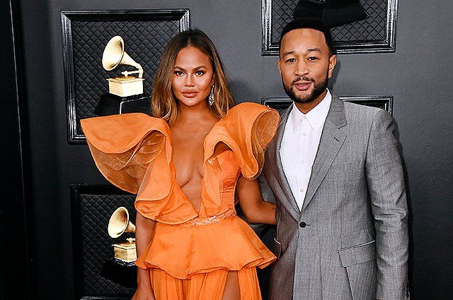 Chrissy Teigen got a new tattoo