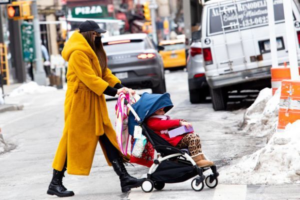 Irina Shayk showed off her daughter in an adorable hat (PHOTO)