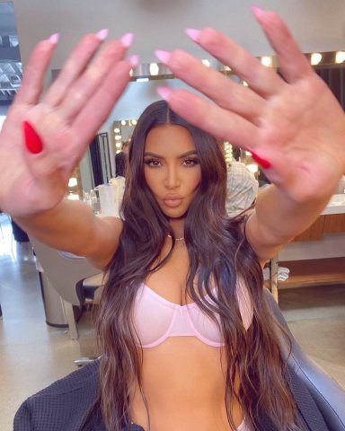 Kim Kardashian revealed the most fashionable manicure of spring