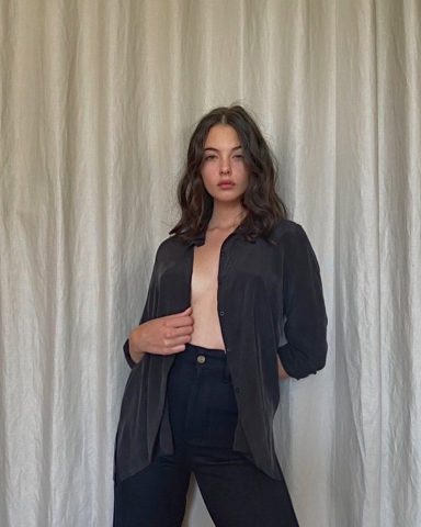 Monica Belucci's 16-year-old daughter shares a candid photo