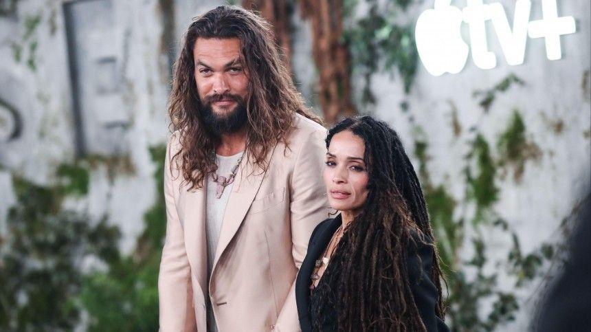 Jason Mamoa has announced that he and his wife, Lisa Bonet, are splitting up