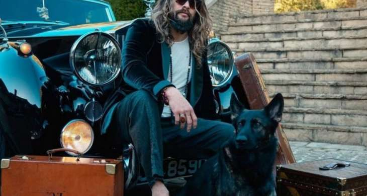 Jason Mamoa took off his engagement ring after announcing his divorce